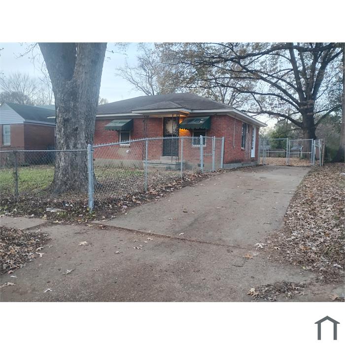 1972 Whitney Ave