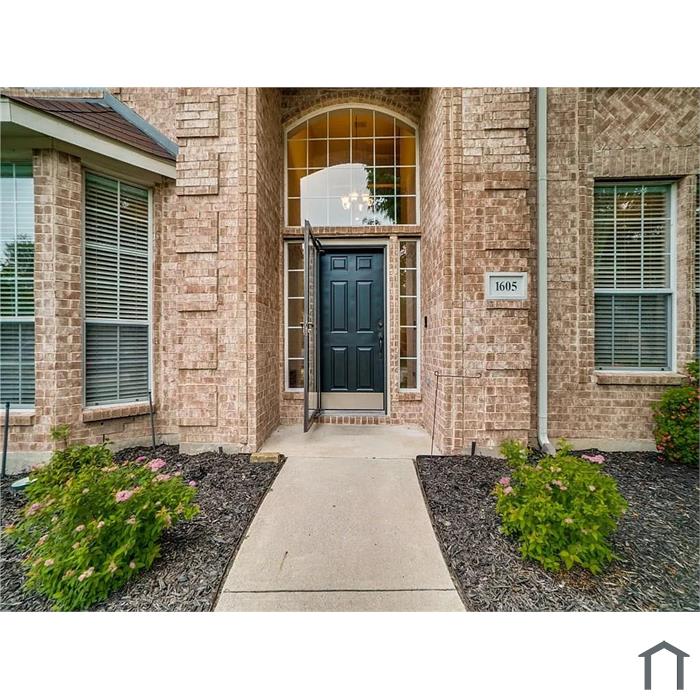 1605 Oak Brook Ln