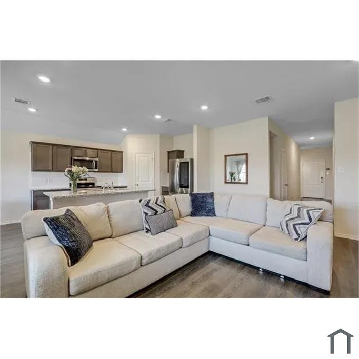 3918 Dickinson Ave, Celina, TX 75009