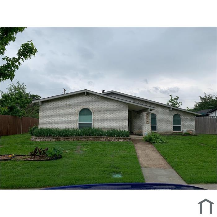 3614 Pinoak Dr