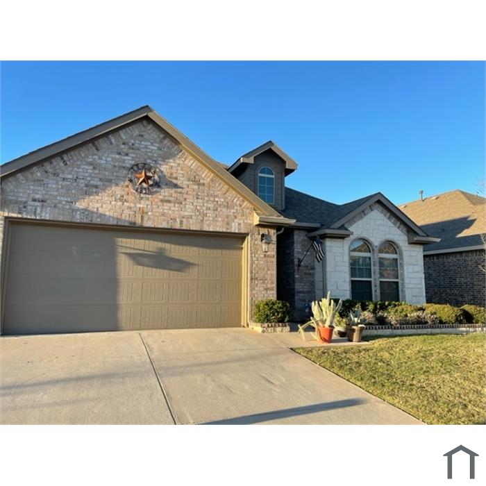 1105 Lake Woodland Dr