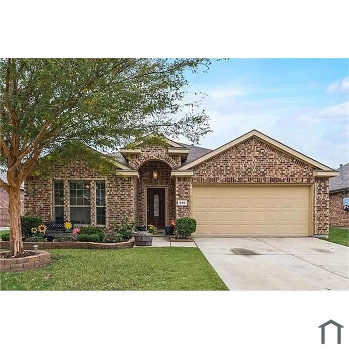 936 Lake Grove Dr