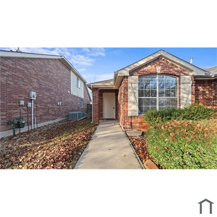 9204 Warren Dr