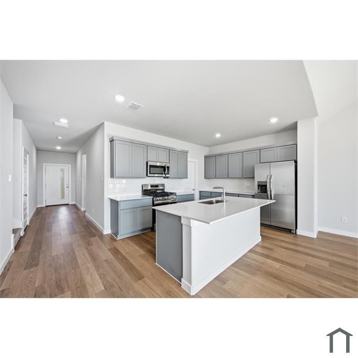 907 Honeydew Ln