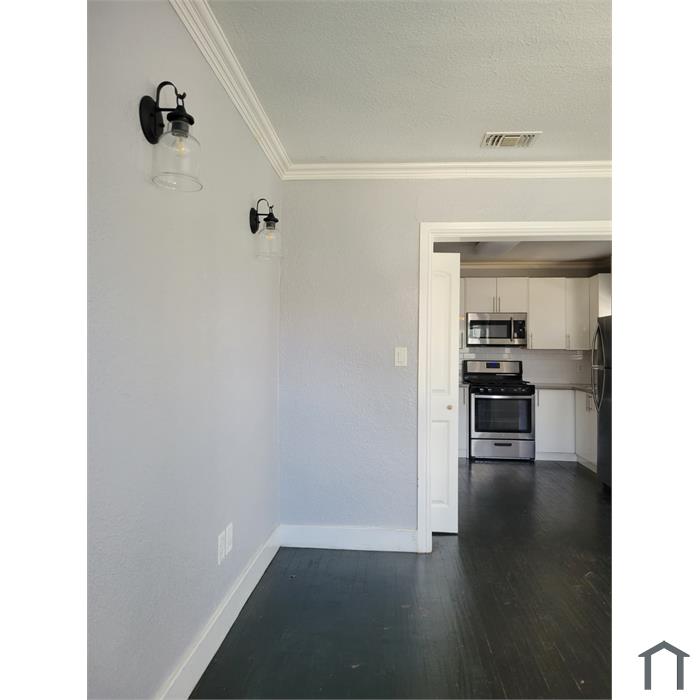 1112 G Ave