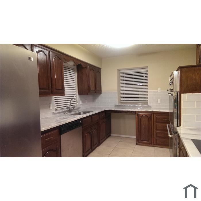 1609 Geneva Ln