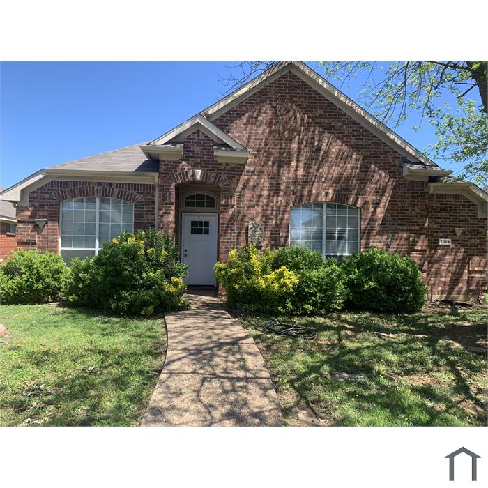 1109 Christopher Ln