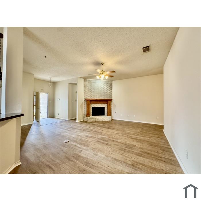 808 Oak Hollow Ln