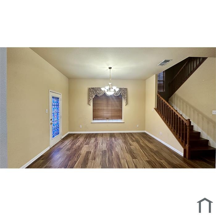5713 Allen Ln