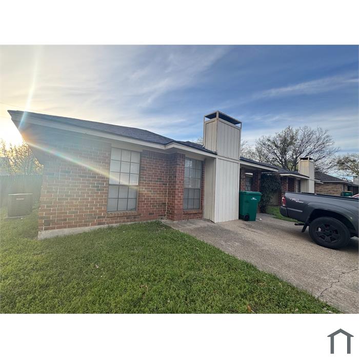 705 Long Ct