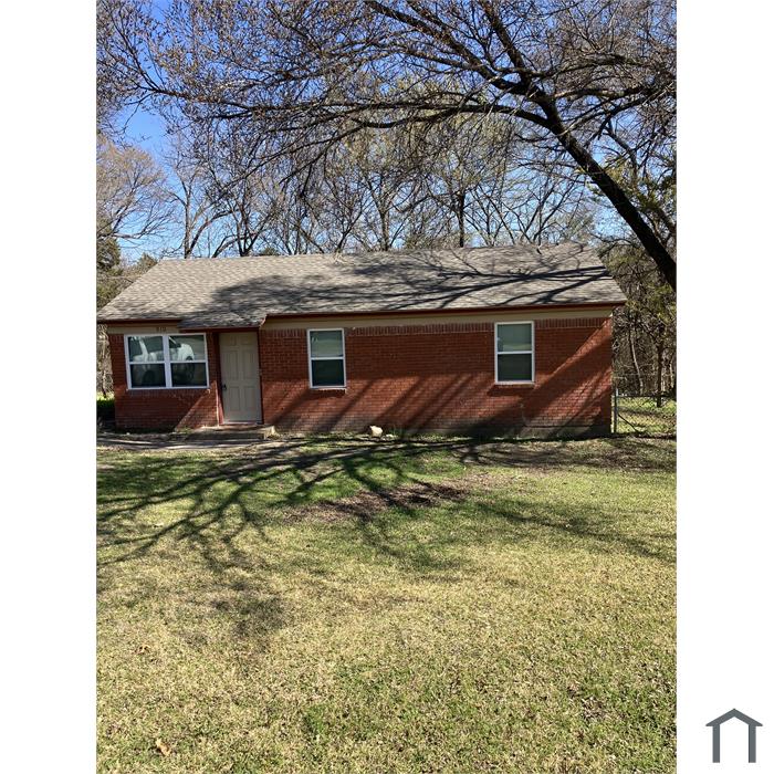 910 Red Bud Dr