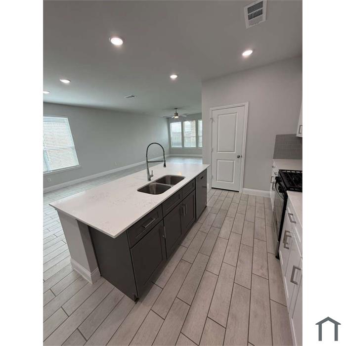 517 Lana Dr
