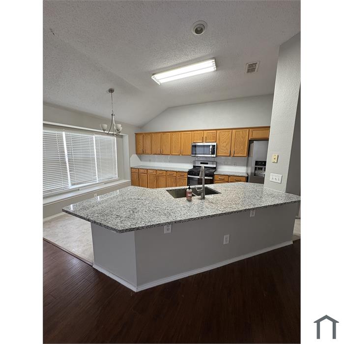939 Clear Creek Dr