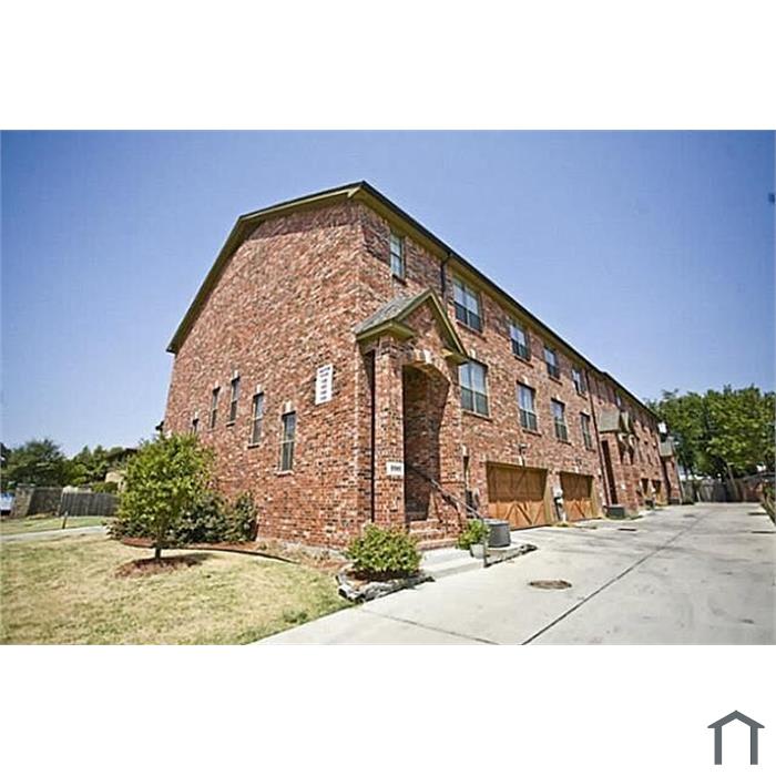 1304 Rosemary Dr