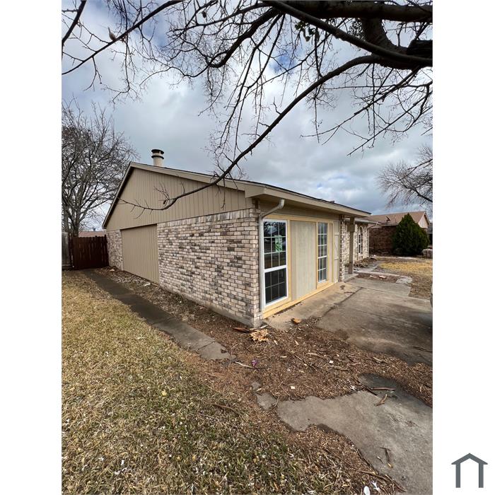 7305 Hedge Dr