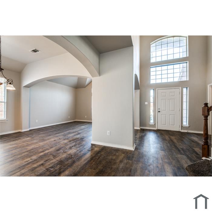 5819 Foxglove Ln
