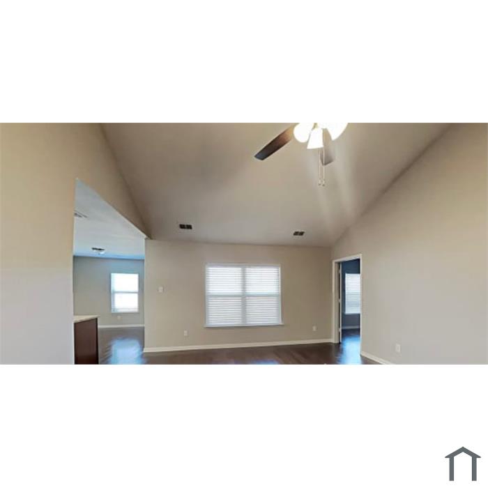 4 Bedroom Single Family House 14217 Bridgeview Ln in Dallas, TX