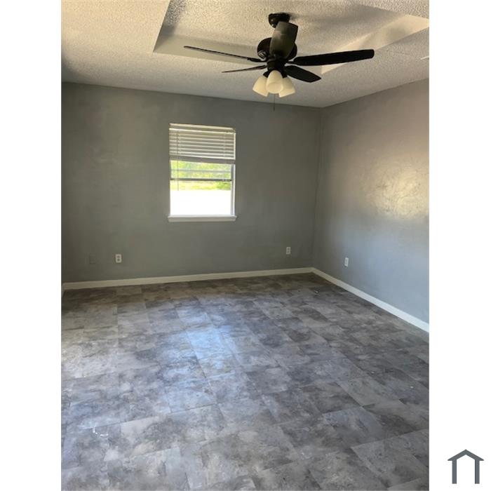 9647 Moffitt Ln