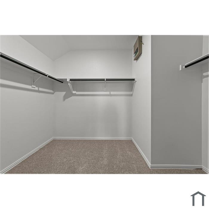 1504 Foxglove Park