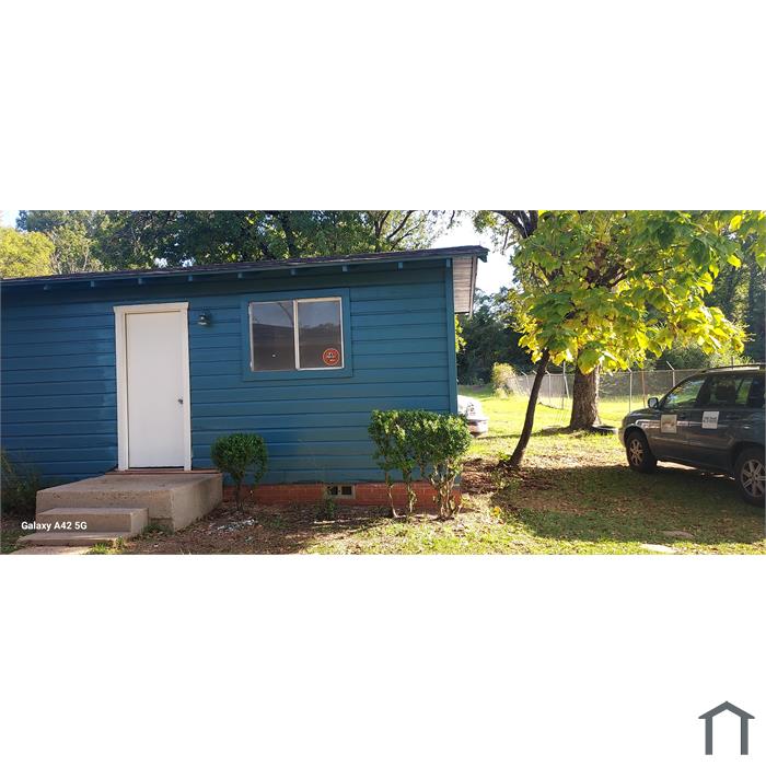 825 E Northeast Loop 323