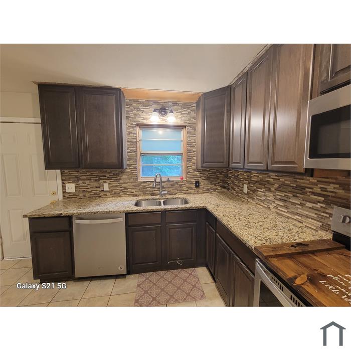 1003 E Main St