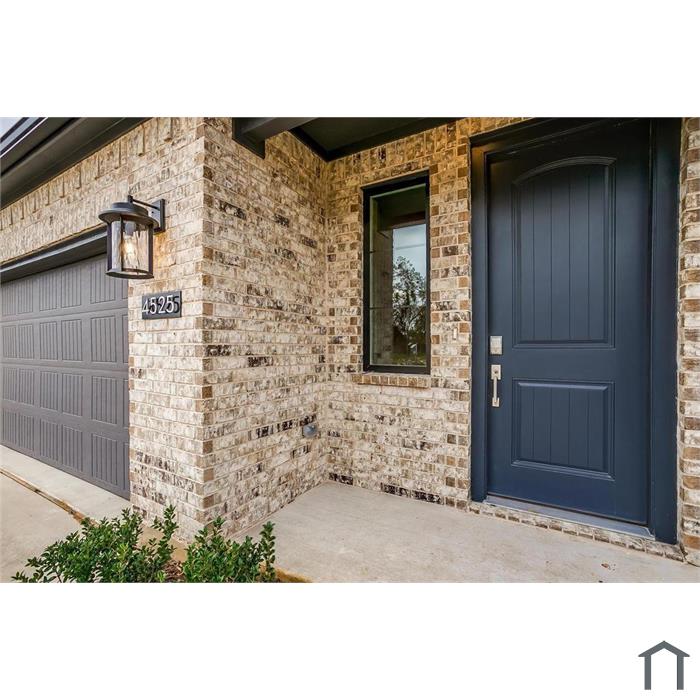 4525 Hogans Alley Dr