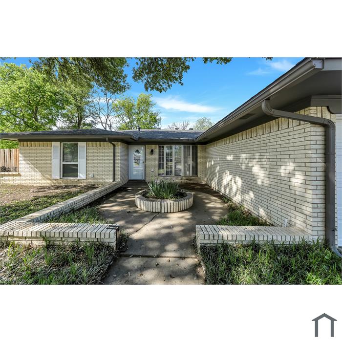 1800 W Queens Ct