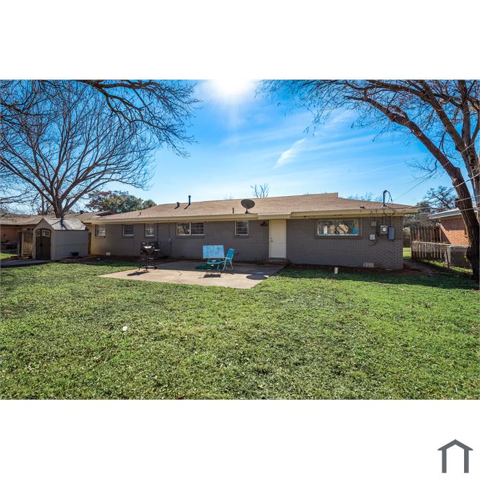 345 James Ln