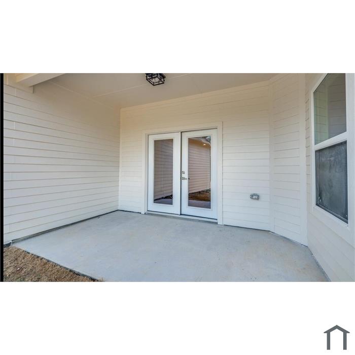2033 S Edgewood Ter