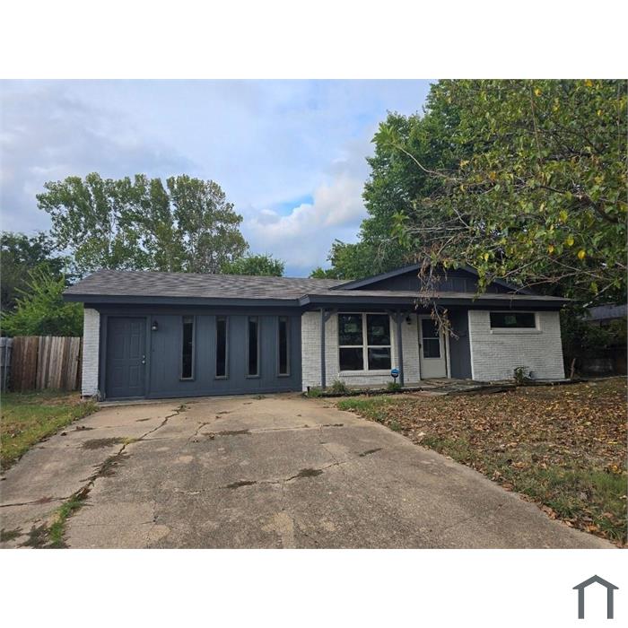 1541 Cloverdale Dr
