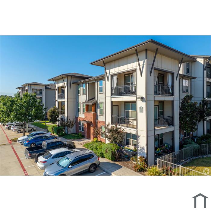 15733 Golf View Dr