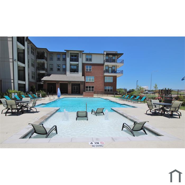 15733 Golf View Dr