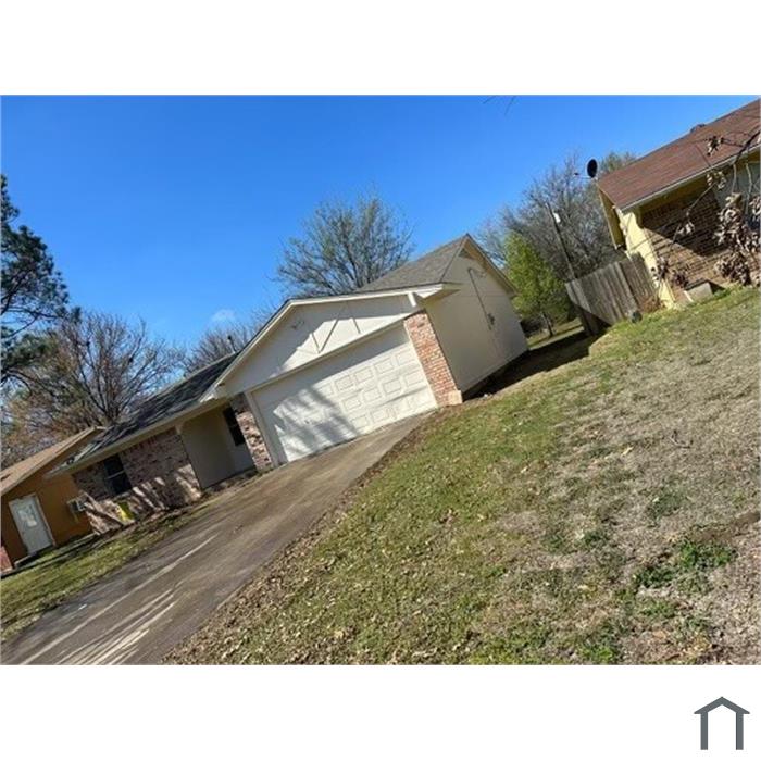 709 Campbell Ln