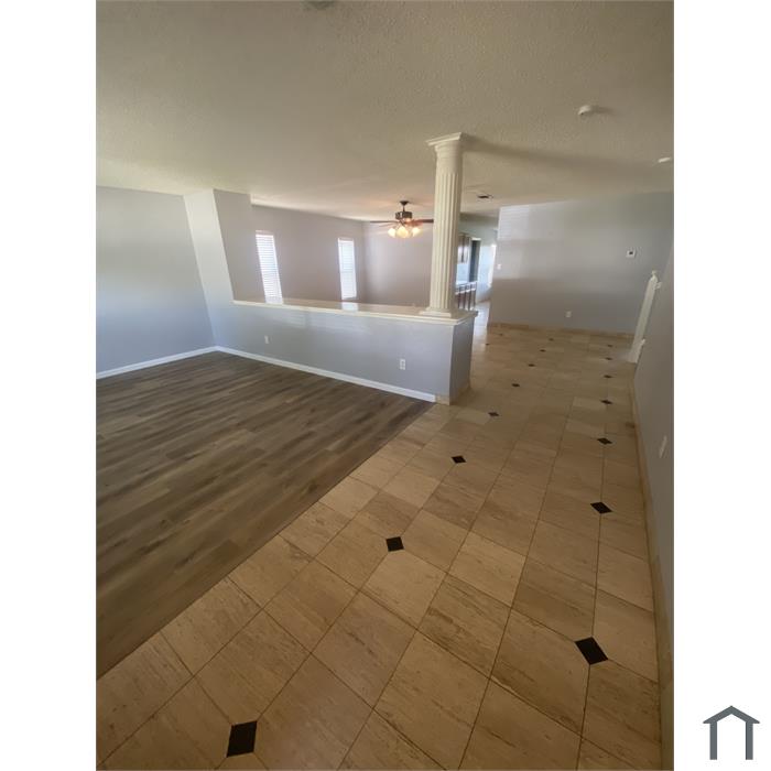 2001 Barton Springs Dr