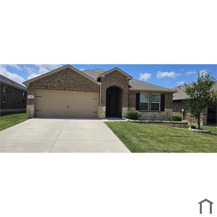 712 English Dr