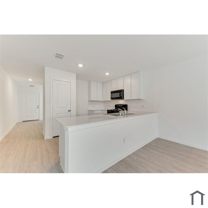 4017 Equestrian Dr