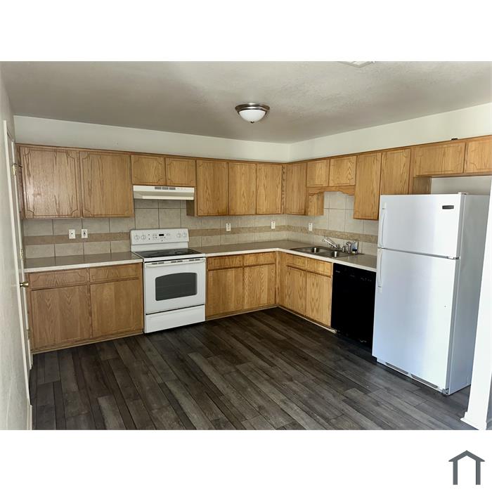 402 Topeka Ct