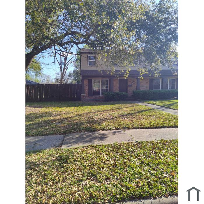 5831 Cerritos Dr