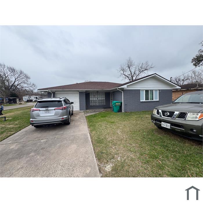 8230 Berwyn Dr