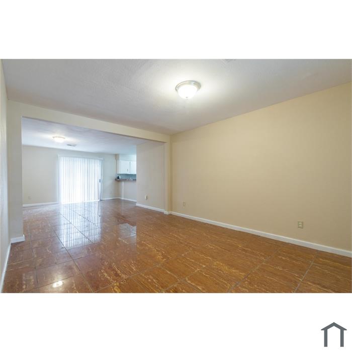 3823 Heatherbrook Dr