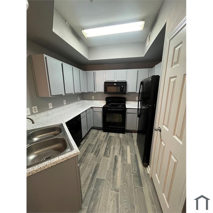 Lansbourough Apts