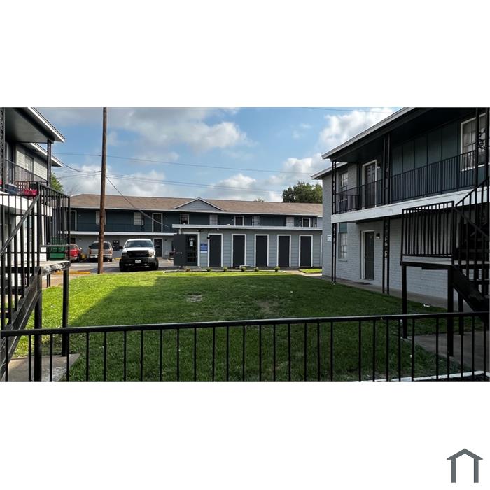 Hollyvale Apartments