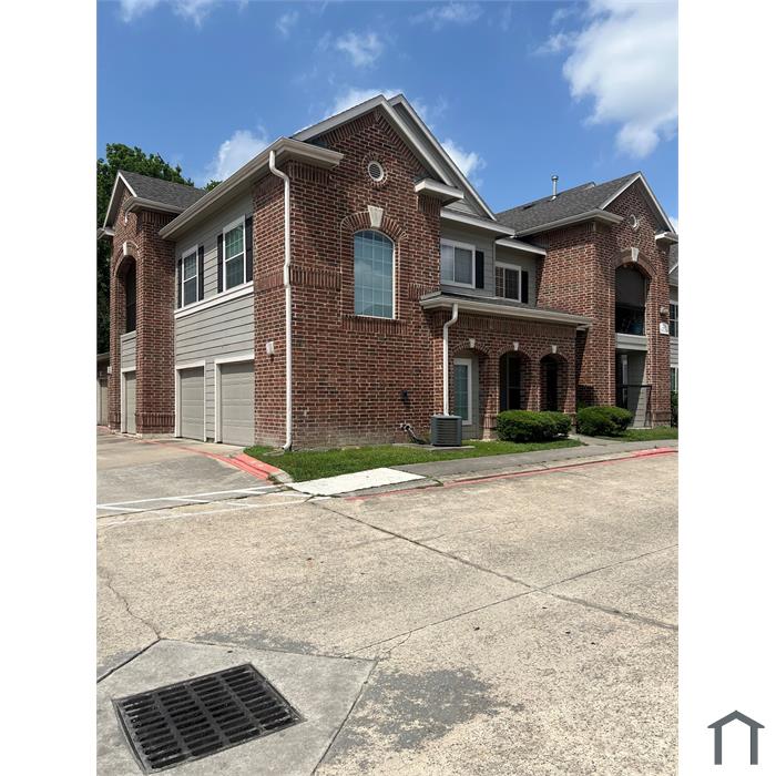 1303 Greens Pkwy