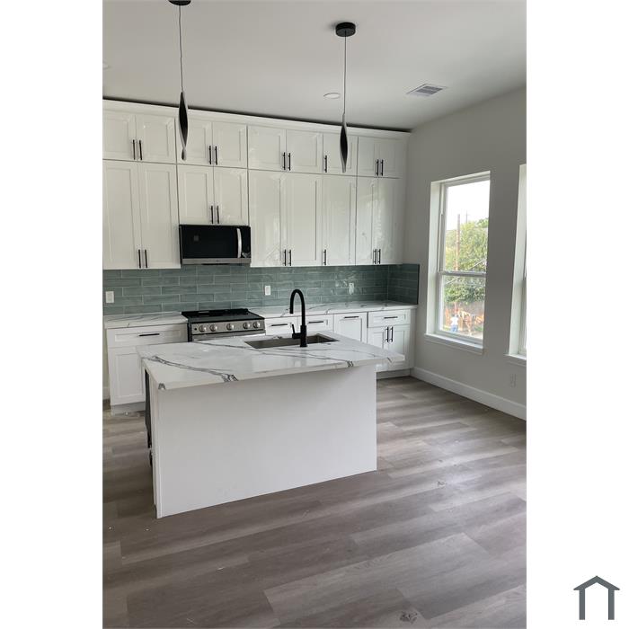7347 Sandle St, Houston, TX 77088, USA