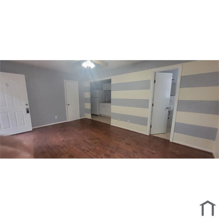 1806 W Main St