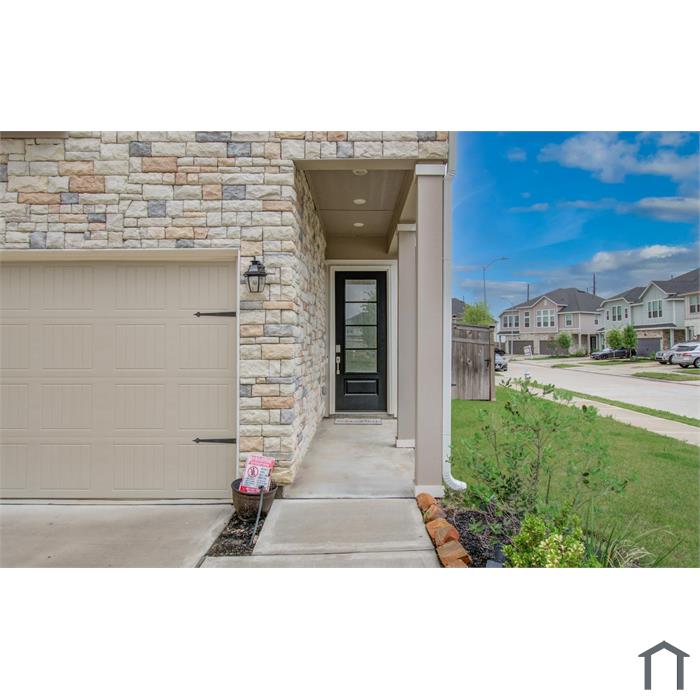 5502 Amber Brook Ln