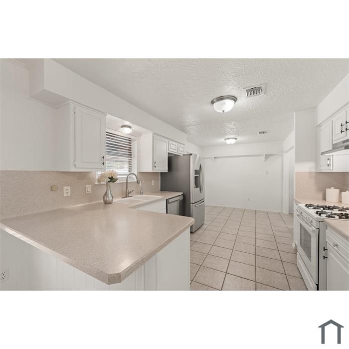 2213 Baylor Dr