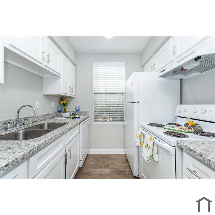 Royal Wildewood Manor Apartments