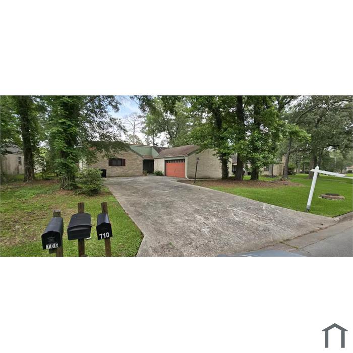 711 N Hyannis Port St