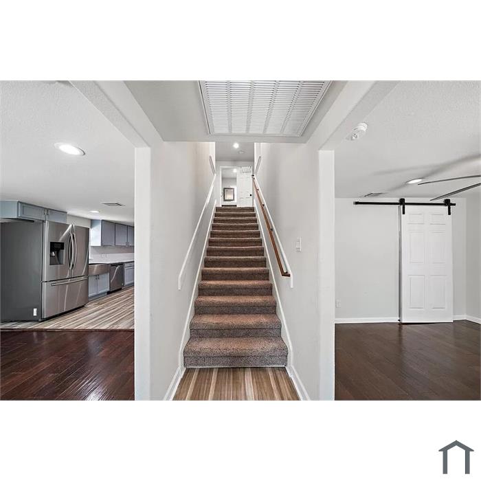 909 32nd Rear St